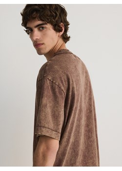 Reserved - T-shirt boxy z efektem sprania - brązowy ze sklepu Reserved w kategorii T-shirty męskie - zdjęcie 173681592