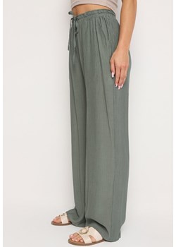 Ciemnozielone Szerokie Spodnie z Wiskozy Zyona ze sklepu Born2be Odzież w kategorii Spodnie damskie - zdjęcie 173683233