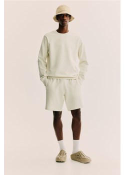 H & M - Szorty dresowe Regular Fit - Biały ze sklepu H&M w kategorii Spodenki męskie - zdjęcie 173688172