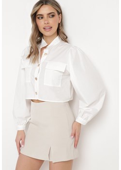 Biała Koszula o Skróconym Fasonie z Ozdobnymi Guzikami Dromelia ze sklepu Born2be Odzież w kategorii Koszule damskie - zdjęcie 173696401