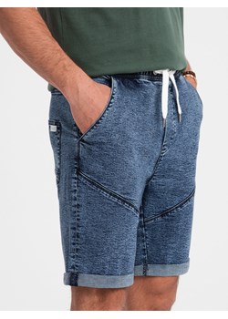 Podwinięte męskie krótkie spodenki jeansowe z przeszyciami – ciemnoniebieskie V3 OM-SRDS-0101 ze sklepu ombre w kategorii Spodenki męskie - zdjęcie 173697941