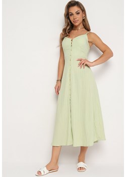 Zielona Sukienka na Cienkich Regulowanych Ramiączkach Zapinana na Guziki Palfea ze sklepu Born2be Odzież w kategorii Sukienki - zdjęcie 173699473