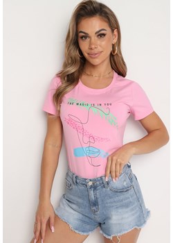 Różowy Bawełniany T-shirt z Ozdobnym Nadrukiem Rionea ze sklepu Born2be Odzież w kategorii Bluzki damskie - zdjęcie 173699641