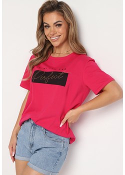 Różowy Klasyczny Bawełniany T-shirt z Napisem z Cyrkonii Taronea ze sklepu Born2be Odzież w kategorii Bluzki damskie - zdjęcie 173699804