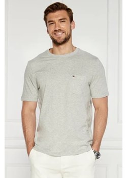 Tommy Hilfiger T-shirt POCKET TEE | Regular Fit ze sklepu Gomez Fashion Store w kategorii T-shirty męskie - zdjęcie 173706410