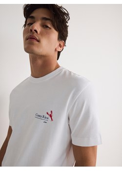 Reserved - T-shirt regular z nadrukiem na plecach - biały ze sklepu Reserved w kategorii T-shirty męskie - zdjęcie 173708510