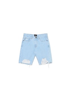 Cropp - Jasne szorty denim z przetarciami - niebieski ze sklepu Cropp w kategorii Spodenki męskie - zdjęcie 173710691