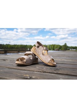 Skórzane sandały damskie na rzepy - Helios 138, beżowe ze sklepu ulubioneobuwie w kategorii Sandały damskie - zdjęcie 173711422