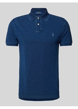 Koszulka polo o kroju custom slim fit z wyhaftowanym logo ze sklepu Peek&Cloppenburg  w kategorii T-shirty męskie - zdjęcie 173712024