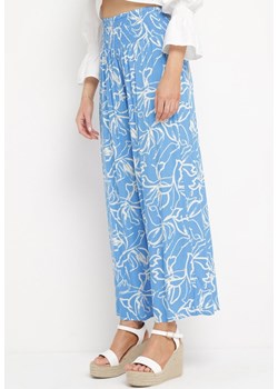 Niebieskie Wiskozowe Spodnie Szerokie we Florystyczny Wzór Seridwen ze sklepu Born2be Odzież w kategorii Spodnie damskie - zdjęcie 173714601