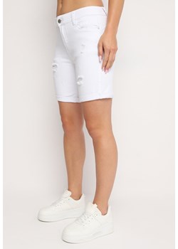 Białe Szorty Jeansowe z Wysokim Stanem i Przetarciami Vimathia ze sklepu Born2be Odzież w kategorii Szorty - zdjęcie 173714644