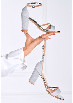 Srebrne eleganckie sandały Malena V2 ze sklepu Zapatos w kategorii Sandały damskie - zdjęcie 173721262