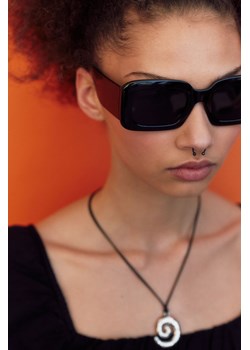 H & M - Prostokątne okulary przeciwsłoneczne - Czarny ze sklepu H&M w kategorii Okulary przeciwsłoneczne damskie - zdjęcie 173722194
