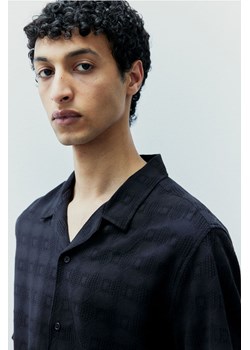H & M - Żakardowa koszula z otwartymi klapami Regular Fit - Czarny ze sklepu H&M w kategorii Koszule męskie - zdjęcie 173722283