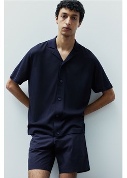 H & M - Dzianinowa koszula z krótkim rękawem Regular Fit - Niebieski ze sklepu H&M w kategorii Koszule męskie - zdjęcie 173722284