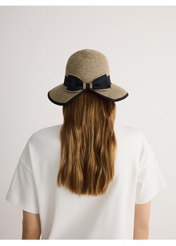 Reserved - Pleciony kapelusz z kokardą - beżowy ze sklepu Reserved w kategorii Kapelusze damskie - zdjęcie 173725244