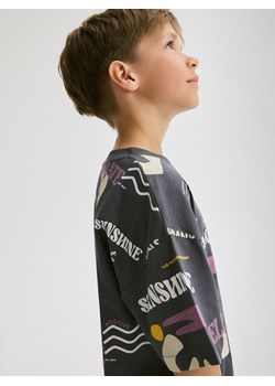 Reserved - Bawełniany t-shirt z nadrukiem - ciemnoszary ze sklepu Reserved w kategorii T-shirty chłopięce - zdjęcie 173725524