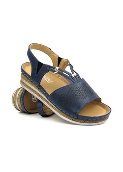 Skórzane sandały damskie na delikatnym koturnie - HELIOS Komfort 125, granatowe ze sklepu ulubioneobuwie w kategorii Sandały damskie - zdjęcie 173730154