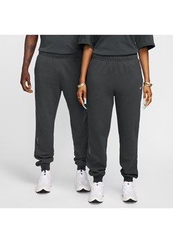 Spodnie dresowe NOCTA Fleece CS - Szary ze sklepu Nike poland w kategorii Spodnie męskie - zdjęcie 173739172