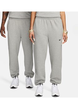 Spodnie dresowe NOCTA Fleece CS - Szary ze sklepu Nike poland w kategorii Spodnie męskie - zdjęcie 173739173