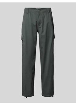 Spodnie cargo z wpuszczanymi kieszeniami ze sklepu Peek&Cloppenburg  w kategorii Spodnie męskie - zdjęcie 173746581