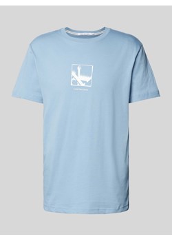 T-shirt z nadrukiem z logo model ‘GRID BOX’ ze sklepu Peek&Cloppenburg  w kategorii T-shirty męskie - zdjęcie 173750781