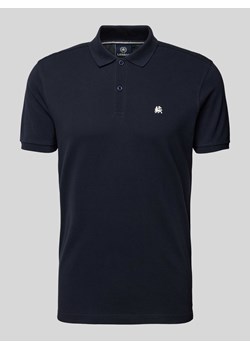 Koszulka polo o kroju slim fit z wyhaftowanym logo ze sklepu Peek&Cloppenburg  w kategorii T-shirty męskie - zdjęcie 173750952
