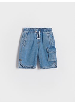 Reserved - Jeansowe szorty cargo - niebieski ze sklepu Reserved w kategorii Spodenki chłopięce - zdjęcie 173763774