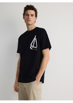 Reserved - T-shirt regular z nadrukiem - czarny ze sklepu Reserved w kategorii T-shirty męskie - zdjęcie 173764032