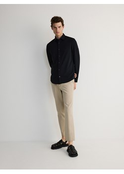 Reserved - Gładka koszula slim fit - czarny ze sklepu Reserved w kategorii Koszule męskie - zdjęcie 173767872