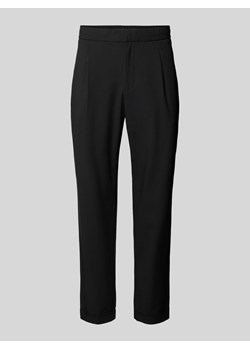 Spodnie materiałowe o kroju tapered fit z kieszeniami z tyłu ze sklepu Peek&Cloppenburg  w kategorii Spodnie męskie - zdjęcie 173769664