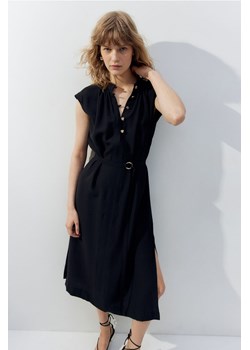 H & M - Sukienka z paskiem - Czarny ze sklepu H&M w kategorii Sukienki - zdjęcie 173777064