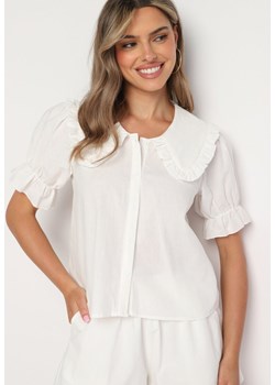Biała Koszula z Bawełny Wykończona Ozdobnym Kołnierzykiem Yosofia ze sklepu Born2be Odzież w kategorii Koszule damskie - zdjęcie 173794474