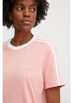 adidas t-shirt bawełniany Essentials damski kolor różowy IY1698 ze sklepu ANSWEAR.com w kategorii Bluzki damskie - zdjęcie 173795302