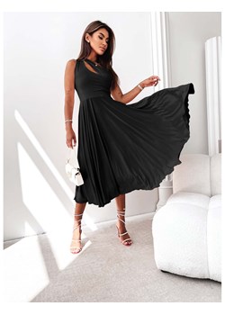 Sukienka midi na jedno ramię CHIKA - czarna ze sklepu magmac.pl w kategorii Sukienki - zdjęcie 173798600