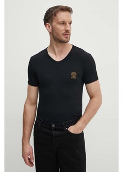 Versace t-shirt męski kolor czarny z nadrukiem AUU01004 1A10011 ze sklepu ANSWEAR.com w kategorii T-shirty męskie - zdjęcie 173800434