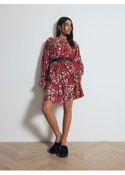 Reserved - Wzorzysta sukienka oversize z paskiem - intenstywna czerwień ze sklepu Reserved w kategorii Sukienki - zdjęcie 173812511