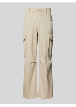 Spodnie cargo z detalem z logo model ‘AIDEN’ ze sklepu Peek&Cloppenburg  w kategorii Spodnie męskie - zdjęcie 173816451