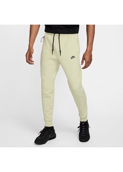 Joggery męskie Nike Sportswear Tech Fleece - Zieleń ze sklepu Nike poland w kategorii Spodnie męskie - zdjęcie 173816481