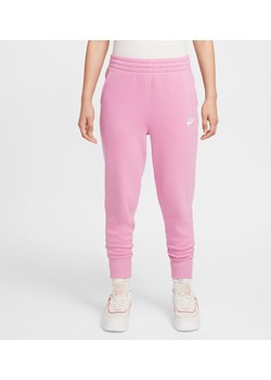Spodnie dla dużych dzieci (dziewcząt) o wysokim stanie Nike Sportswear Club Fleece - Różowy ze sklepu Nike poland w kategorii Spodnie dziewczęce - zdjęcie 173816733