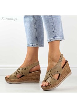 Beżowe sandały damskie na koturnie Jezzi 2171-2 ze sklepu suzana.pl w kategorii Sandały damskie - zdjęcie 173820201