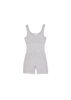 Cropp - Gładki kombinezon na ramiączkach - beżowy ze sklepu Cropp w kategorii Kombinezony damskie - zdjęcie 173821084
