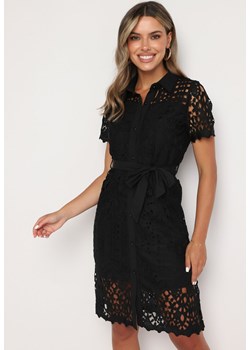 Czarna Koszulowa Sukienka z Koronkowej Tkaniny z Materiałowym Paskiem Noraly ze sklepu Born2be Odzież w kategorii Sukienki - zdjęcie 173823994