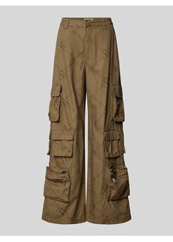 Spodnie cargo z szeroką nogawką i wyhaftowanym logo ze sklepu Peek&Cloppenburg  w kategorii Spodnie damskie - zdjęcie 173824511