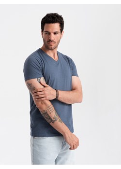 Męska klasyczna bawełniana koszulka z dekoltem w serek BASIC – niebieski melanż V18 OM-TSBS-0145 ze sklepu ombre w kategorii T-shirty męskie - zdjęcie 173825291