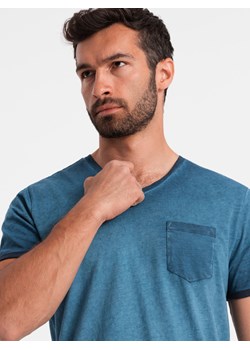 T-shirt męski V-neck o pręgowanej strukturze z kieszonką – granatowy V7 OM-TSCT-22SS-002 ze sklepu ombre w kategorii T-shirty męskie - zdjęcie 173825322