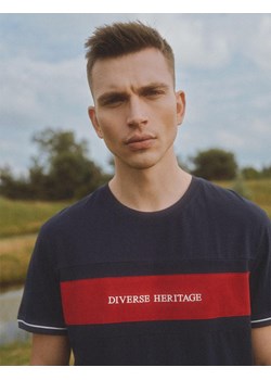 Koszulka QUAKERS Granat S ze sklepu Diverse w kategorii T-shirty męskie - zdjęcie 173834984
