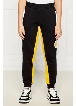 Guess Spodnie | Regular Fit ze sklepu Gomez Fashion Store w kategorii Spodnie chłopięce - zdjęcie 173835520