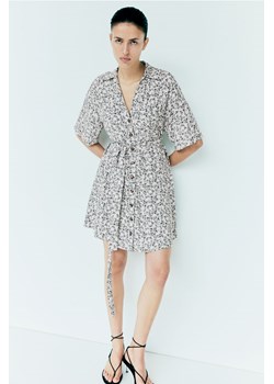 H & M - Szmizjerka z wiązanym paskiem - Beżowy ze sklepu H&M w kategorii Sukienki - zdjęcie 173837534