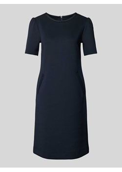 Sukienka o długości do kolan z wpuszczanymi kieszeniami ze sklepu Peek&Cloppenburg  w kategorii Sukienki - zdjęcie 173838624